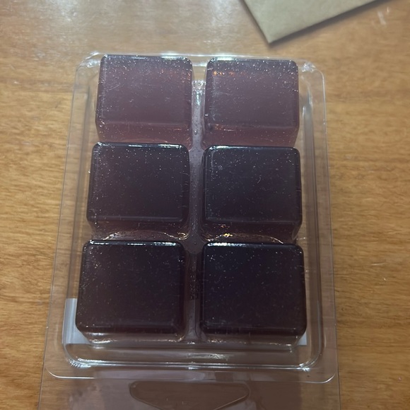 Jelly Wax Melt - Frankincense and Myrrh - Picture 3 of 5